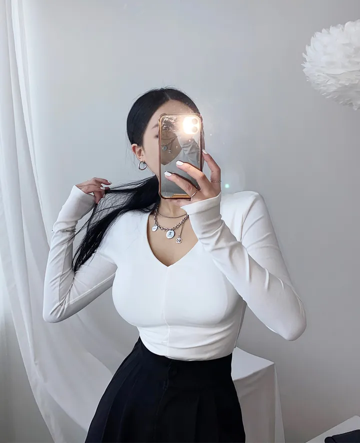 패드 브이넥 스판 절개 슬림 티셔츠 상세 이미지 50