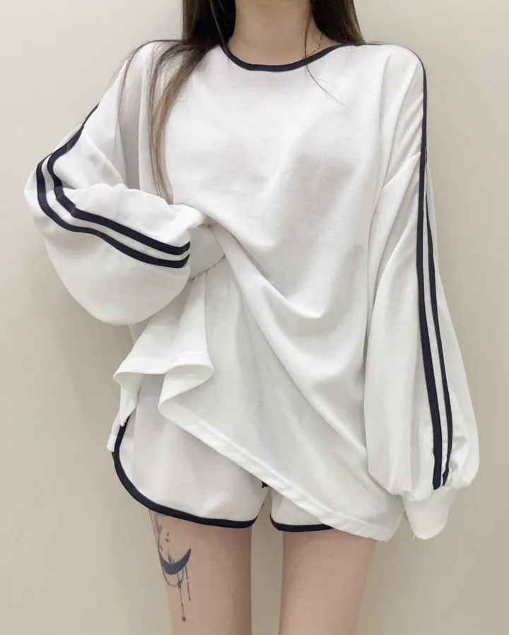 [여름까지쭉/루즈핏]캔디 두줄 라인 입술넥 배색 오버핏 긴팔 티셔츠+밴딩 하이웨스트 돌핀 숏팬츠 투피스 트레이닝 세트 4color 상세 이미지 7