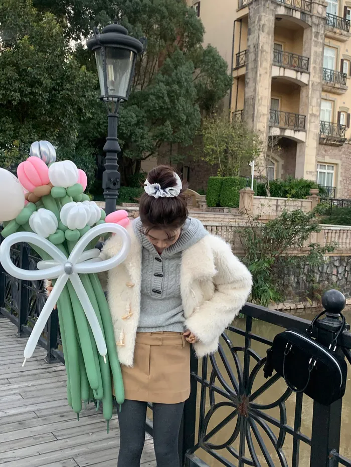 🩷당일출고🩷디로비❤️카라 떡볶이 단추 페이크 퍼 자켓 1color 상세 이미지 52