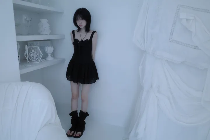 드레스 모델 착용 이미지-S1L8