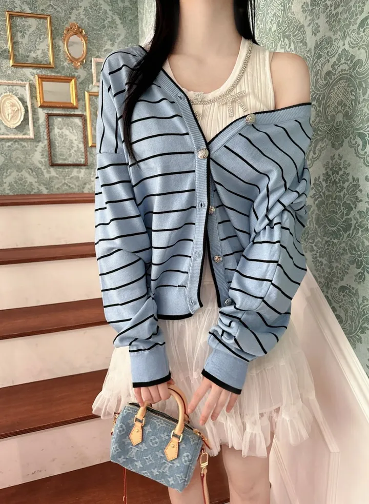 제니  스프라이프 루즈핏 가디건 상세 이미지 13
