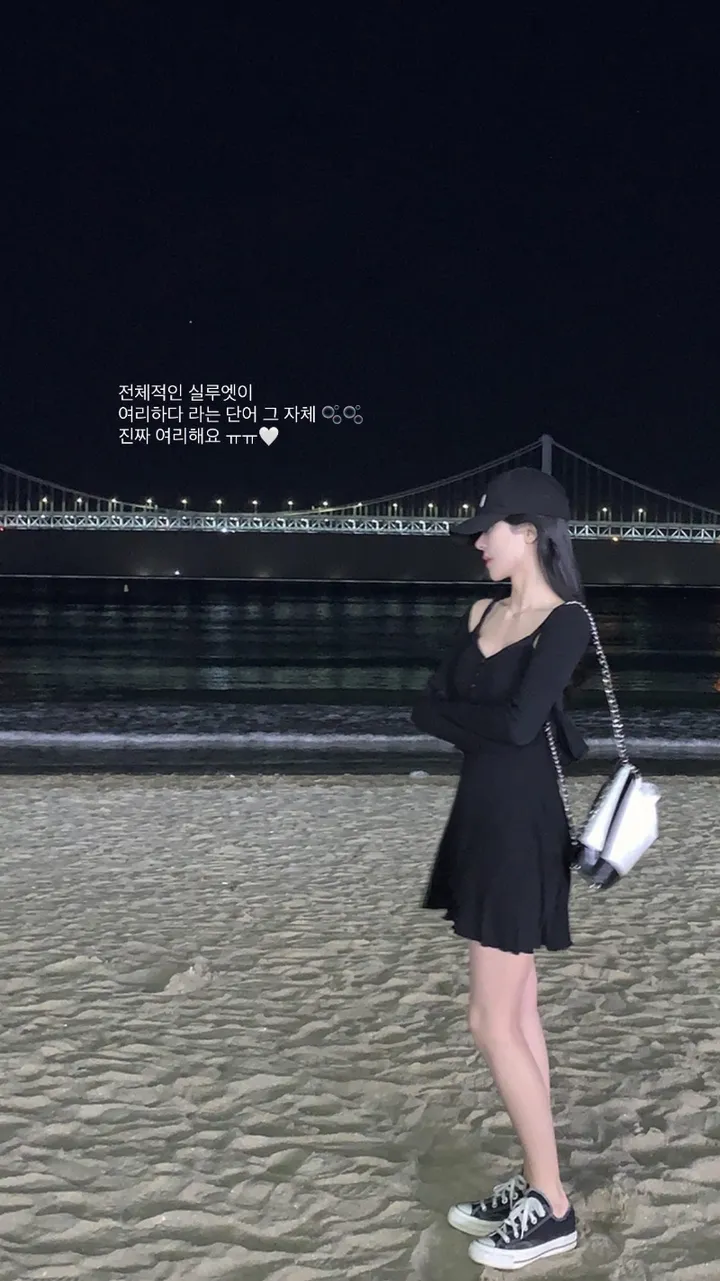 드레스 모델 착용 이미지-S1L2