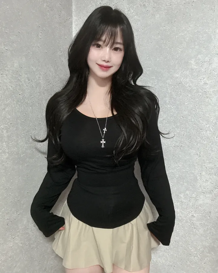 *long버전[팔뚝삭제허리잘록골반생성]긴팔U넥 유넥 팔뚝널널 팔뚝커버 밑단굴림 팔뚝살 원단보장 팔뚝소멸 데일리 꾸꾸 꾸안꾸 데이트 캐주얼 여리핏 청순 여리여리 롱슬리브 상세 이미지 17