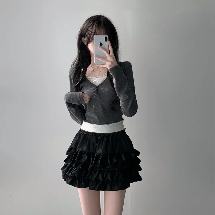 *반팔로발송/긴팔품절* [무채색+러블리/코디세트] 버튼 레이스 리본 배색 페이크 레이어드 긴팔 티셔츠+스모크밴딩 캉캉 미니 스커트 투피스 세트 상세 이미지 9