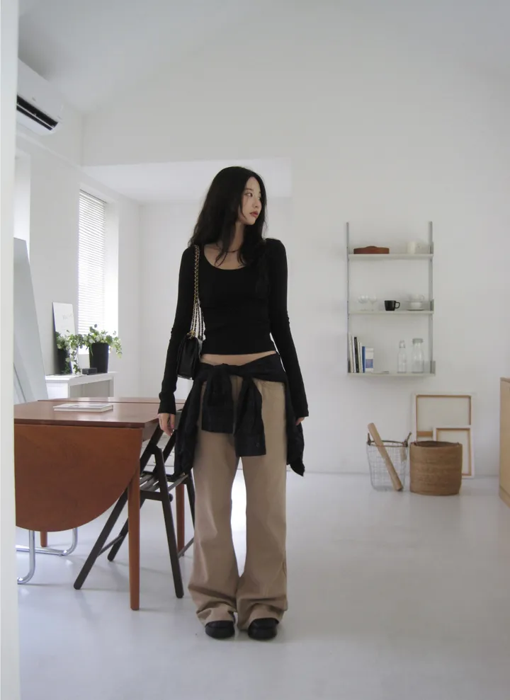 바지 모델 착용 이미지-S1L43