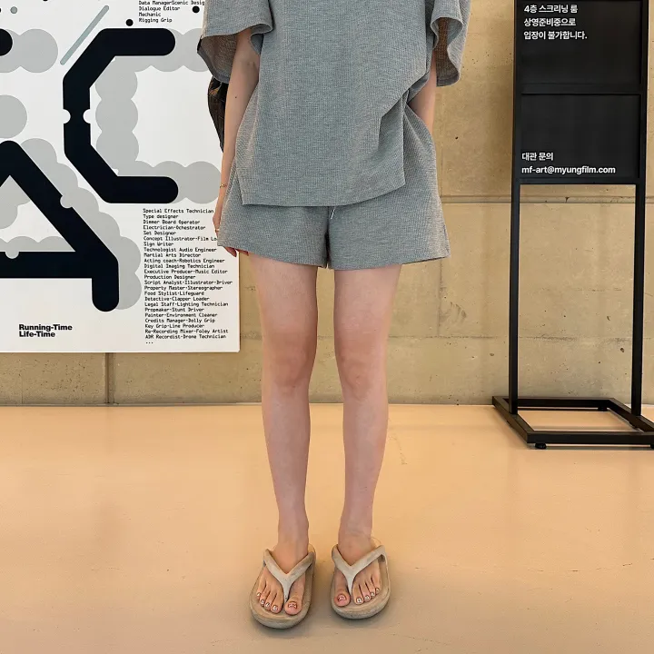 [이거왜안사?/체형커버O] 와플 브이넥 어깨 퍼프 트임 반팔티+반바지 세트 상세 이미지 13