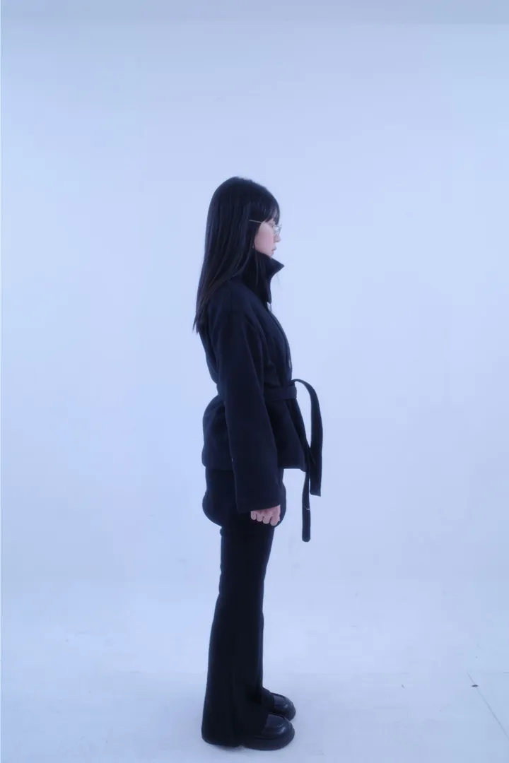 코트 모델 착용 이미지-S1L6