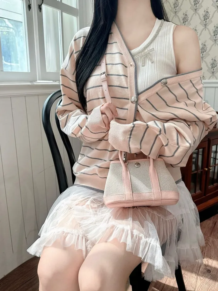 제니  스프라이프 루즈핏 가디건 상세 이미지 32