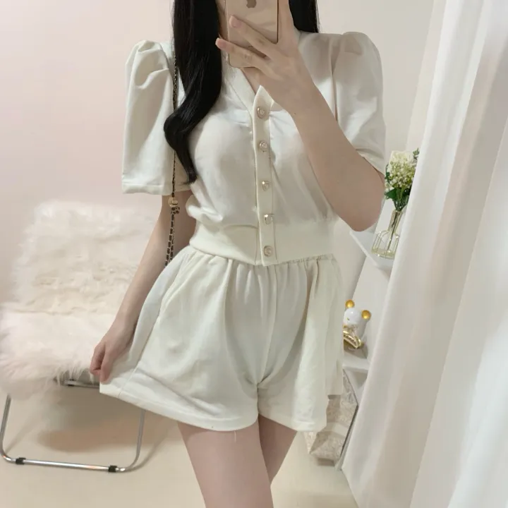 [세트가격/러블리*.*] 하트 퍼프 반팔 루즈핏 크롭 가디건 + 밴딩 와이드 숏 반바지 투피스 세트 3color 상세 이미지 2