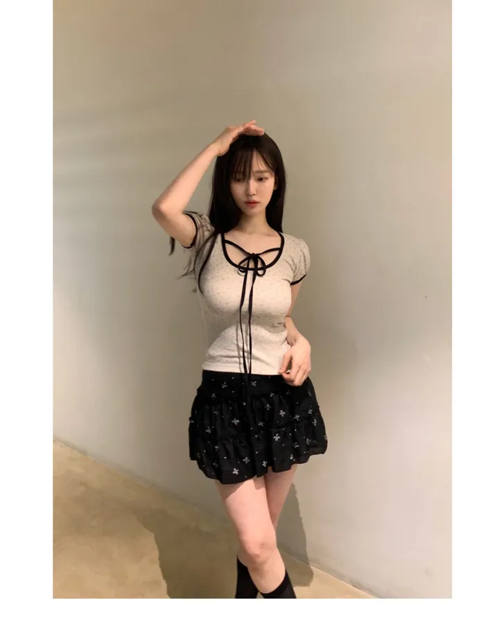 민소매 모델 착용 이미지-S1L27