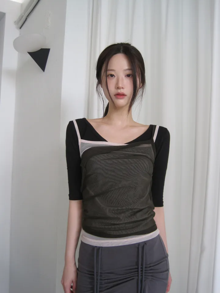 민소매 모델 착용 이미지-S1L32