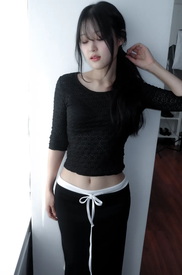 롱 스커트 모델 착용 이미지-S1L8