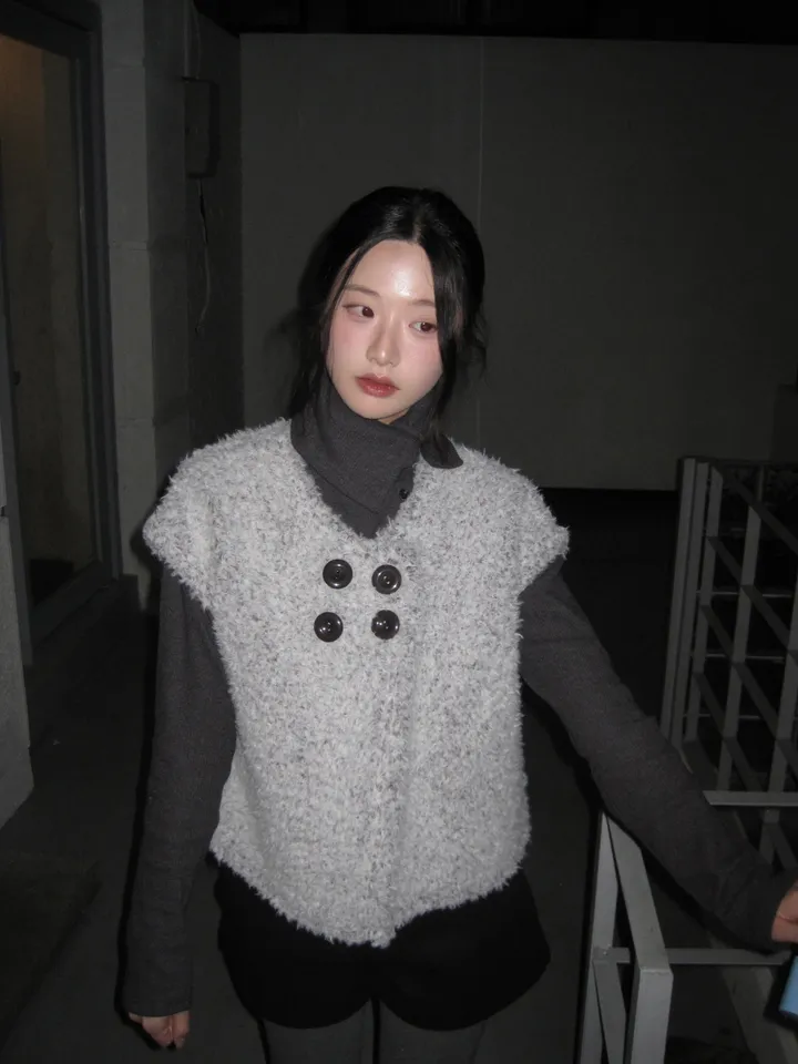 민소매 모델 착용 이미지-S1L22