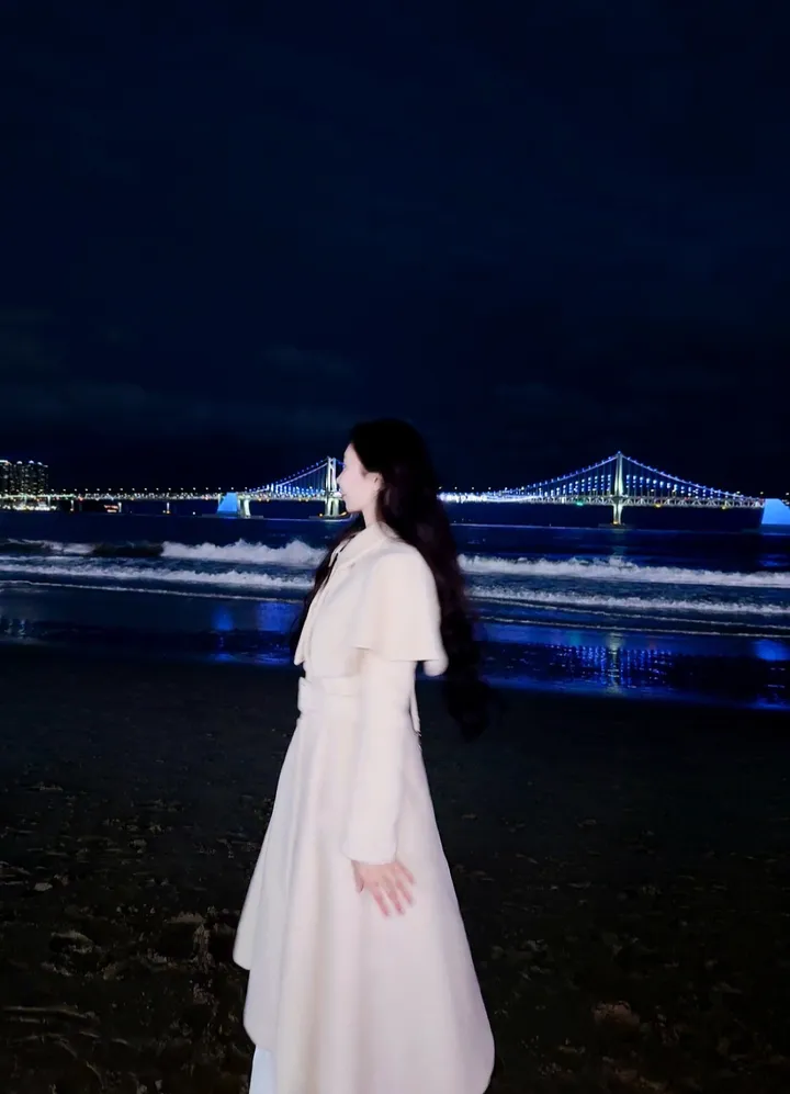 [빠른배송💗/기획특가💗] 벨 블랑쉬 케이프 스노우 아이보리 벨트 플레어 롱 코트 (high quality - 아이,핑크 고퀄리티 겨울 한겨울 방한 연말룩 페이크퍼 에코퍼) 상세 이미지 16