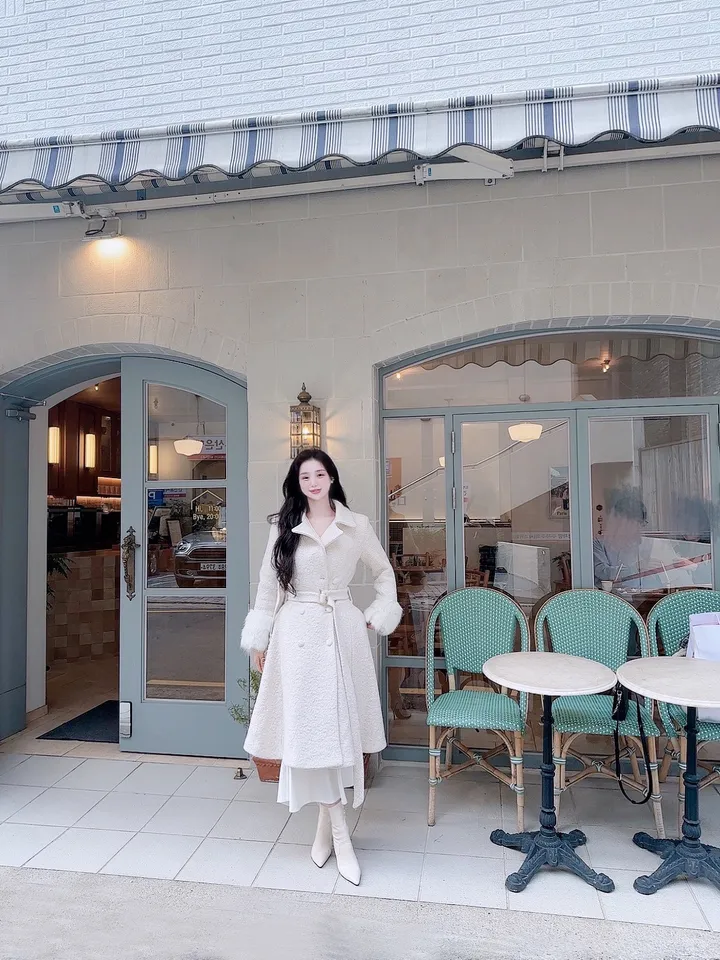 [빠른배송💗/신상기획할인💗] 아르떼미떼 아이보리 폭스 소매 페이크 퍼 벨트 플레어 롱 울 코트 (high quality - 아이보리 , 핑크 국내제작 고퀄리티 안감 누빔 겨울 한겨울 방한 아우터 연말룩 원피스 연말 파티룩 페이크퍼 에코퍼 드뮤어룩 드뮤어) 상세 이미지 40