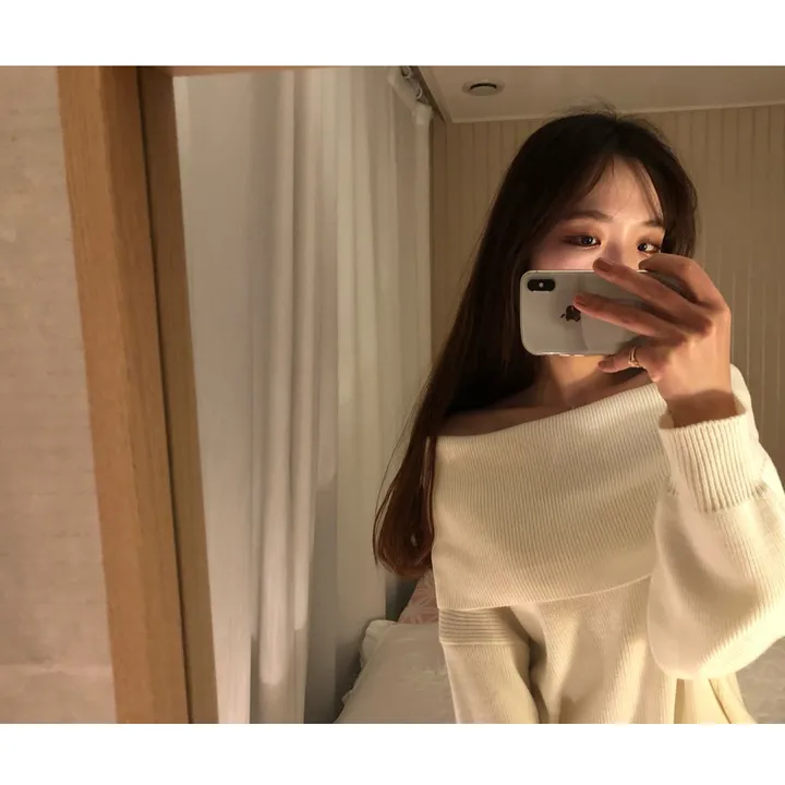 파격할인![당일출고!/누적만삼천장!/77까지]도톰한 오버핏 오프 숄더 여리 루즈 니트 (4 color) 상세 이미지 17