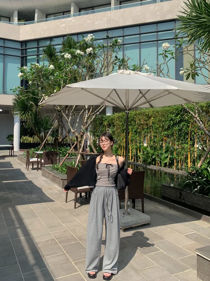 [너무예뻐🐾가디건SET] 자체제작 벌룬 골지 볼레로 니트 가디건 + 단가라 슬림 리본 나시 세트 투피스 세트웨어 SET 스트라이프 탑 사계절 블랙 봄 간절기 새학기룩 1COL 상세 이미지 12