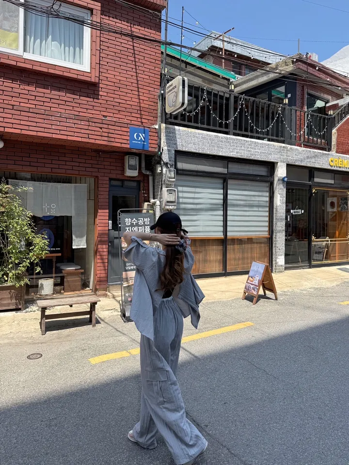 [살안타템/체형커버SET] 바스락 아노락 링클 플리츠 롤업 반팔 뒷트임 단추 루즈핏 셔츠 남방 + 하이 더블 배색 밴딩 포켓 카고 롱 와이드팬츠 쿨링 투피스 셋업 (4COLOR) 상세 이미지 20
