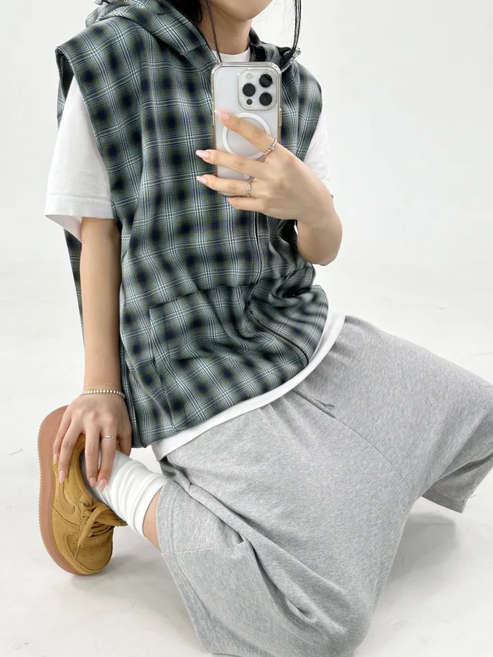 2000장돌파❤🥰M-XL❤2COLOR❤ 사이드핀턱 오버핏버뮤다팬츠 버뮤다반바지 롱반바지 롱숏팬츠 국산 유니섹스 남여공용 남녀공용 트레이닝숏팬츠 숏반바지 숏바지 쭈리 핀턱 유니크팬츠 빅사이즈버뮤다 와이드팬츠 와이드바지 여름바지 상세 이미지 35