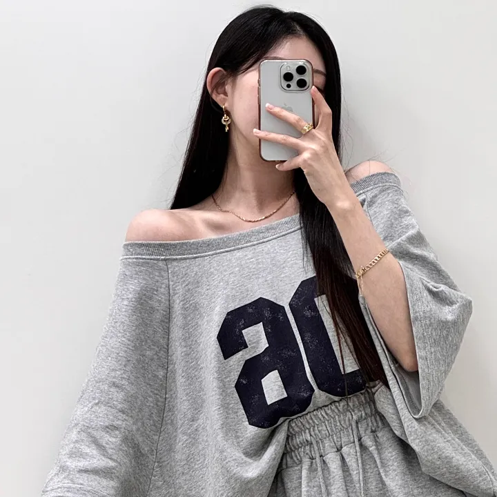 [왕루즈핏/핏대박템] 넘버식스 오버핏 입술넥 언발 오프숄더 반팔 박시 티셔츠+밴딩 하이웨스트 3부 숏팬츠 반바지 트레이닝 세트 투피스 셋업 4color 상세 이미지 8