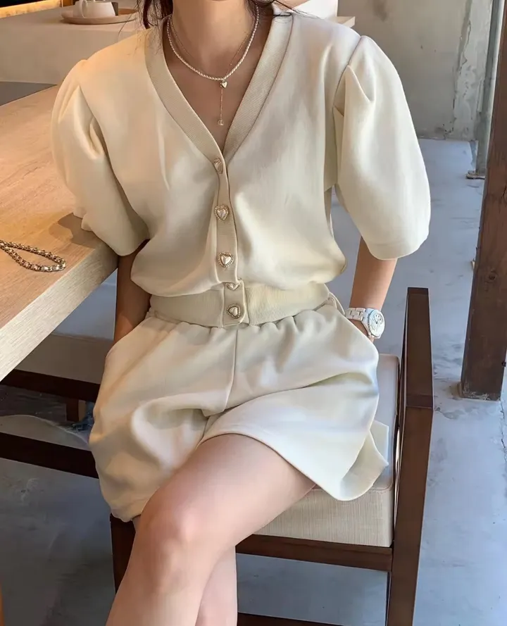 [여름신상][러블리그잡채] 말라보이는데 러블리하기까지? 브이넥 하트버튼 퍼프 투피스ദ്ദി ( ᵔ ᗜ ᵔ ) 상세 이미지 7