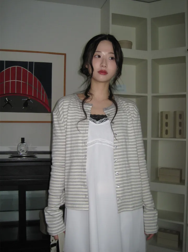 긴팔 티셔츠 모델 착용 이미지-S1L52