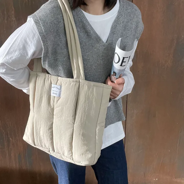 데일리 패딩 숄더백 상세 이미지 3