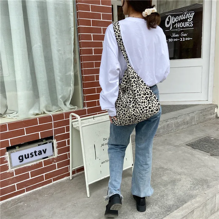 🥰당일출고✅ 에코백🎀 가벼운가방 데일리백 보조가방 산책가방 숄더백 시장가방 장바구니 쇼퍼백 비치백 대학생 캐주얼 빈티지 쇼핑백 대용량 숙녀용 레퍼드 크로스백2 상세 이미지 8