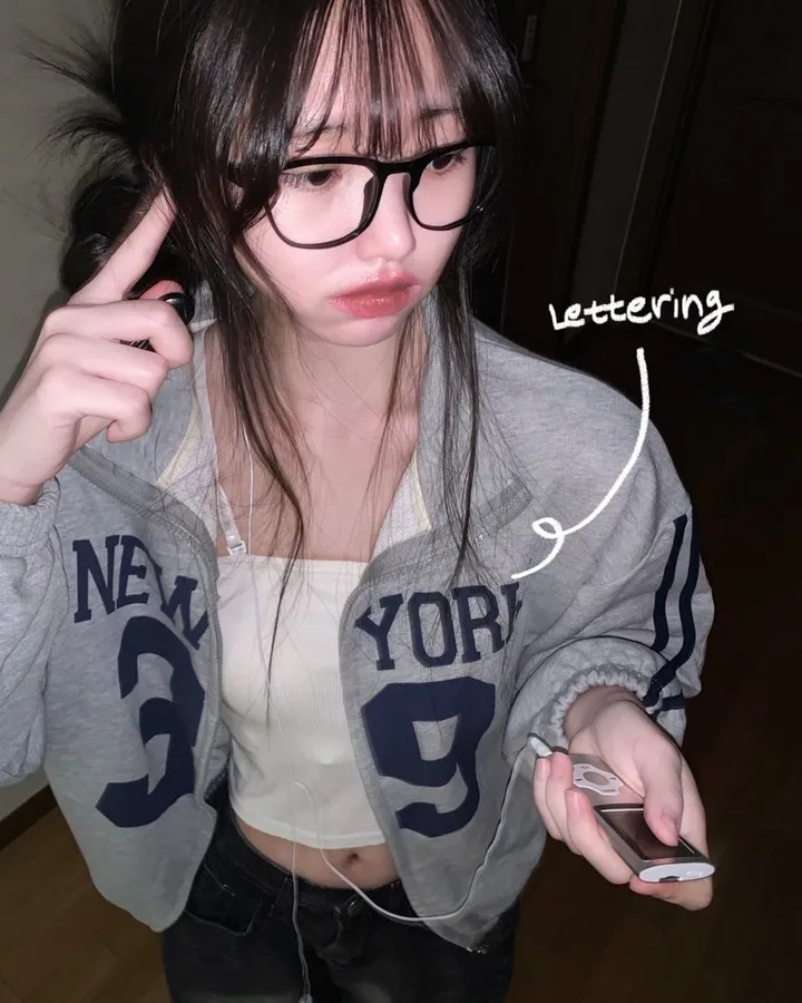 [국내제작] 지금 날씨에 가볍게 걸치기 좋은, 레터링 투웨이 집업zip up -3col 상세 이미지 1