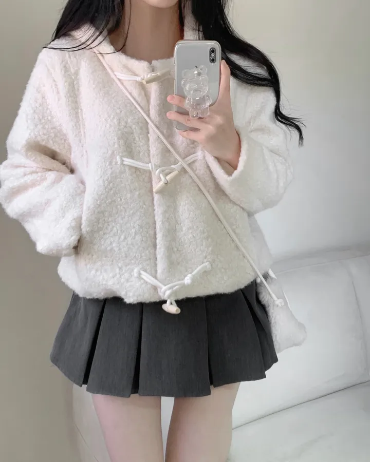 [따뜻아방핏!/모델강추💕] 비숑 더플 떡볶이 뽀글이 후드 크롭 점퍼 숏양털 코트 자켓 상세 이미지 4