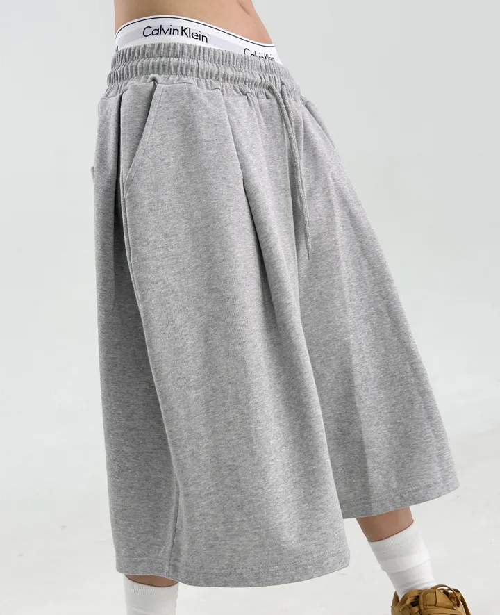 2000장돌파❤🥰M-XL❤2COLOR❤ 사이드핀턱 오버핏버뮤다팬츠 버뮤다반바지 롱반바지 롱숏팬츠 국산 유니섹스 남여공용 남녀공용 트레이닝숏팬츠 숏반바지 숏바지 쭈리 핀턱 유니크팬츠 빅사이즈버뮤다 와이드팬츠 와이드바지 여름바지 상세 이미지 13