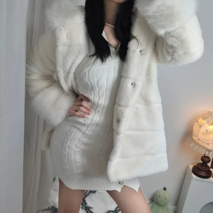 [고퀄💎 핏보장* 문의폭주!] 하얀요정 밍크 후드 퍼코트자켓 (내부누빔안감) / 겨울아우터 / 밍크퍼자켓 / 데이트룩 상세 이미지 11