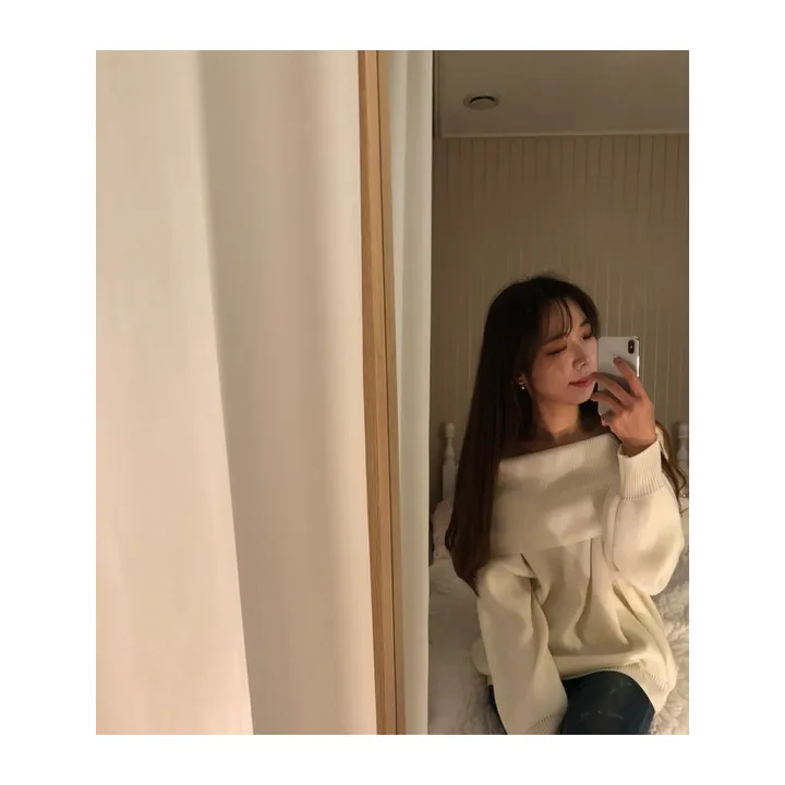 파격할인![당일출고!/누적만삼천장!/77까지]도톰한 오버핏 오프 숄더 여리 루즈 니트 (4 color) 상세 이미지 22