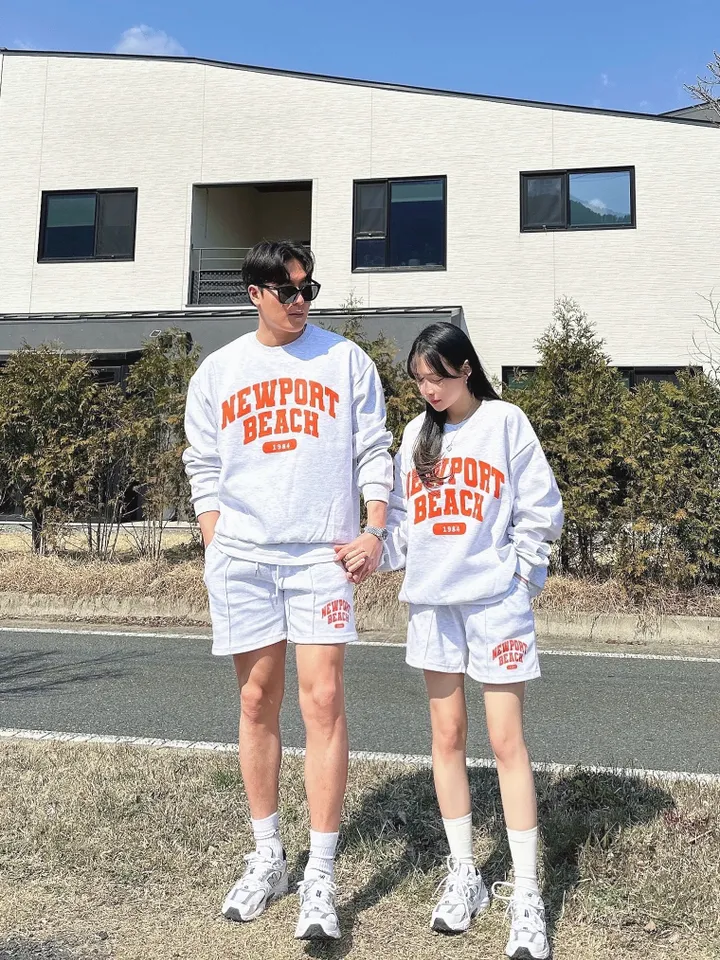 2사이즈/고퀄 남녀공용 맨투맨 반바지 세트 봄 커플룩 시밀러룩 커플 트레이닝 세트 가을 오버핏 아방핏 커플 꾸안꾸 데이트 배색 레터링 뉴포 캠핑 여행 투피스 상세 이미지 11
