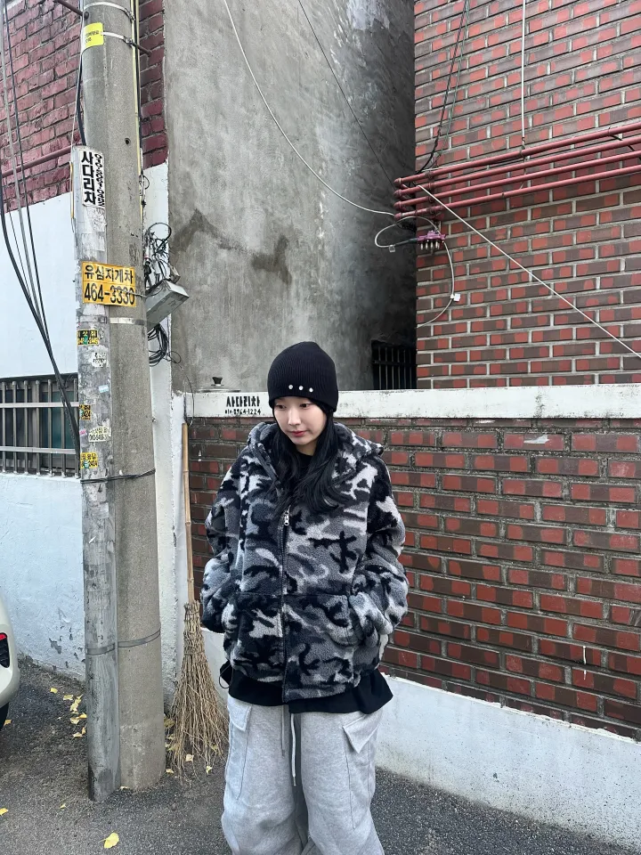 [new🖤] 시니컬 카모 털후리스 상세 이미지 4