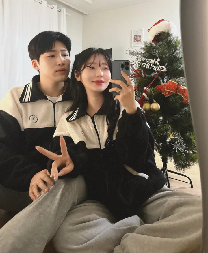 [크롭/오버핏] 유니크 하이넥 배색 후리스 집업 점퍼 겨울 커플룩 시밀러룩 상세 이미지 14