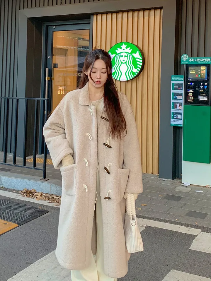 [완전강츄!!🧸한겨울까지쭉] 양털 뽀글이 롱 떡볶이 코트 더플 카라 오버핏 후리스 스웨이드 안감 부클 털 자켓 겨울 아우터 데일리 꾸안꾸 2COL 상세 이미지 36