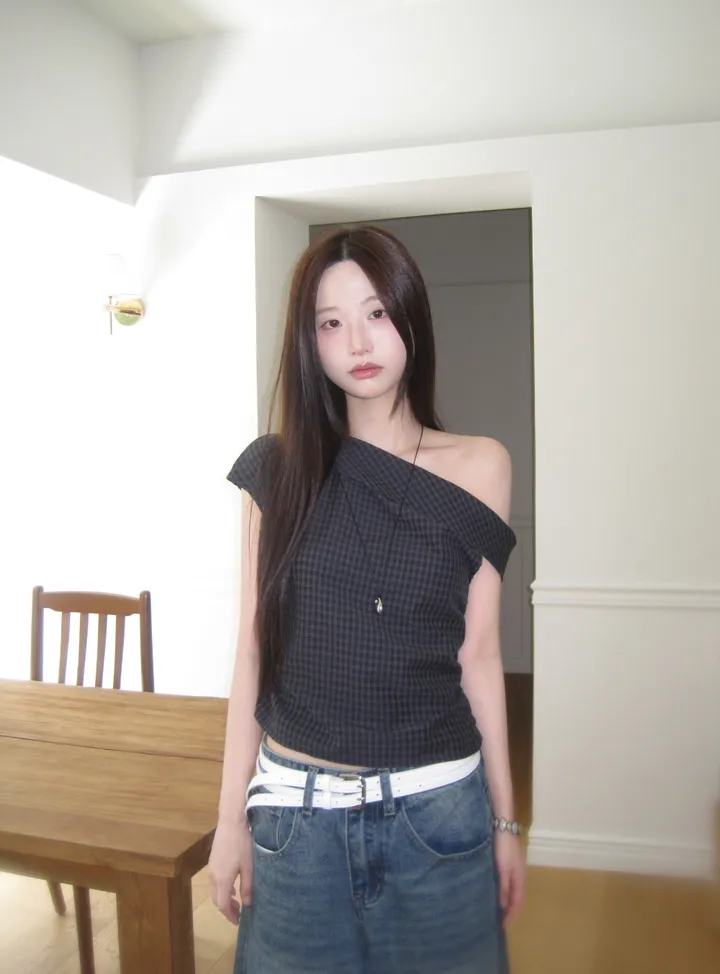 반팔 티셔츠 모델 착용 이미지-S1L17