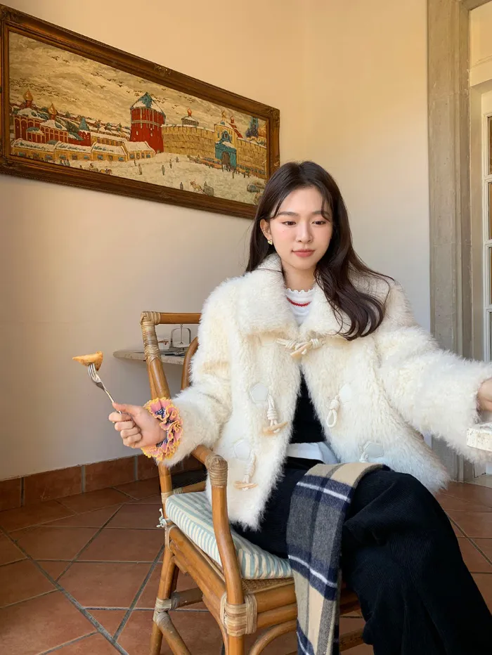 🩷당일출고🩷디로비❤️카라 떡볶이 단추 페이크 퍼 자켓 1color 상세 이미지 12