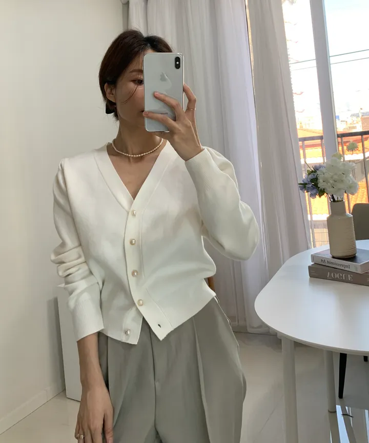 주문폭주💝[BEST]인기상품❤️부드러운 간절기 진주 버튼 브이넥 가디건/하객룩/출근룩/봄/봄가디건/아우터/간절기/하객룩/개강룩/데이트룩/출근룩 상세 이미지 14