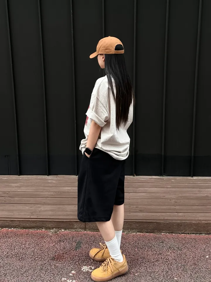 주문폭주ෆ 세트가능 남녀공용 스트릿 오버핏 반팔 여름 커플룩 커플티 레터링 루즈핏 반팔 티셔츠 핀턱 버뮤다 팬츠 밴딩 반바지 꾸안꾸 트레이닝세트 커플 시밀러룩 빅사이즈 코디세트 힙 상세 이미지 25