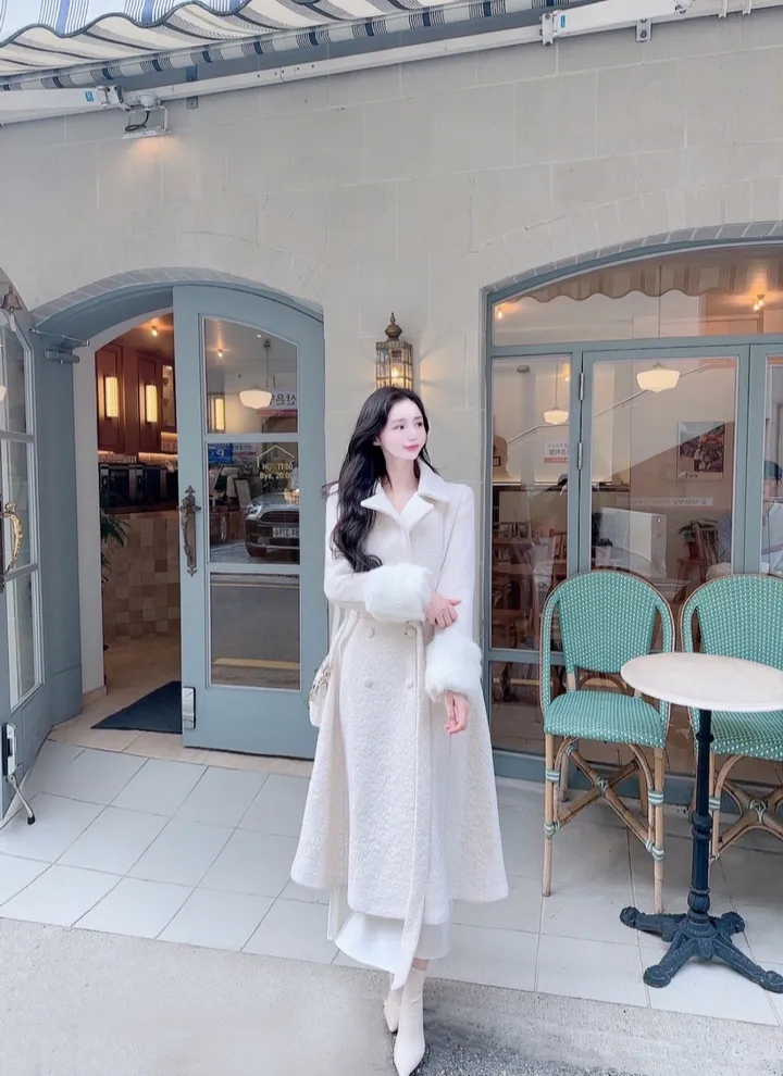 [빠른배송💗/신상기획할인💗] 아르떼미떼 아이보리 폭스 소매 페이크 퍼 벨트 플레어 롱 울 코트 (high quality - 아이보리 , 핑크 국내제작 고퀄리티 안감 누빔 겨울 한겨울 방한 아우터 연말룩 원피스 연말 파티룩 페이크퍼 에코퍼 드뮤어룩 드뮤어) 상세 이미지 8