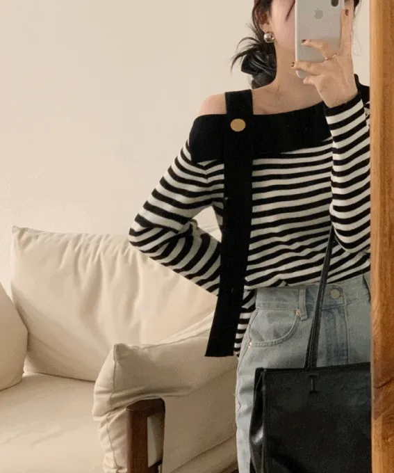 하프 오프숄더 단가라 버튼 니트(2color)