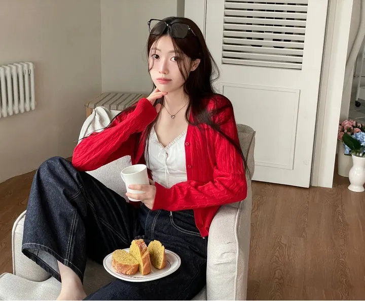 핀터 잘록 꽈배기 브이넥 버튼 긴팔 니트 가디건 4color 상세 이미지 34