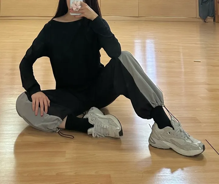 🌪Smoke 사선 팬츠 / 스우파 배색 얼룩말 바다 블랙 스트링 청 카고팬츠 와이드팬츠 힙 스트릿 유니크 빈티지 y2k 힙합 댄스 댄서 무대의상 공연의상 카고바지 포켓 데님팬츠 상세 이미지 59