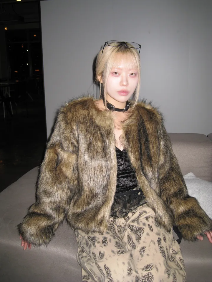 Crop Eco Fur Jacket [2color] 상세 이미지 18