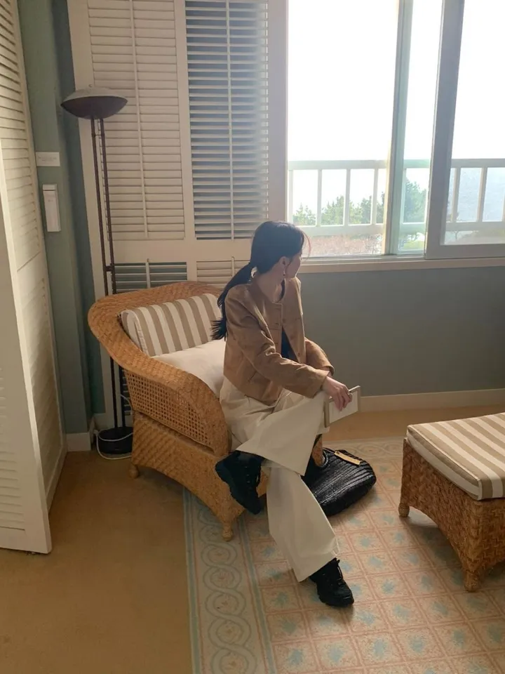 [봄신상🧡] 아잉 에이스 스웨이드 자켓 크롭 숏 라운드 포켓 하객룩 개강룩 출근룩 봄자켓 크롭자켓 상세 이미지 11