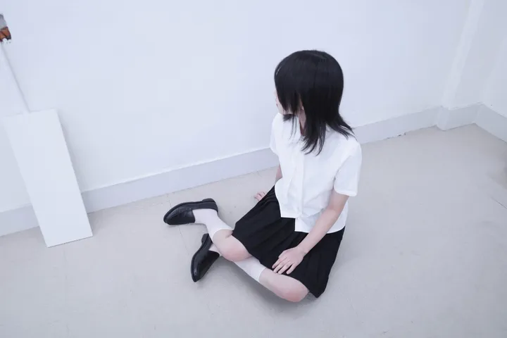 미니 스커트 모델 착용 이미지-S1L7