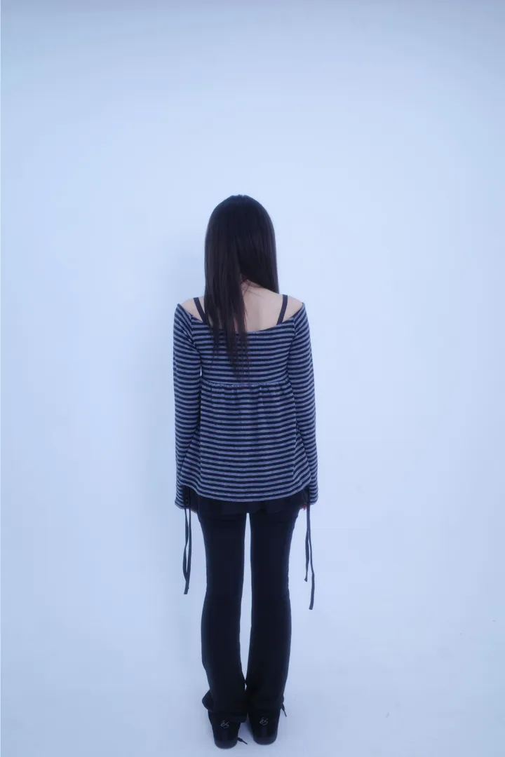 긴팔 티셔츠 모델 착용 이미지-S1L6