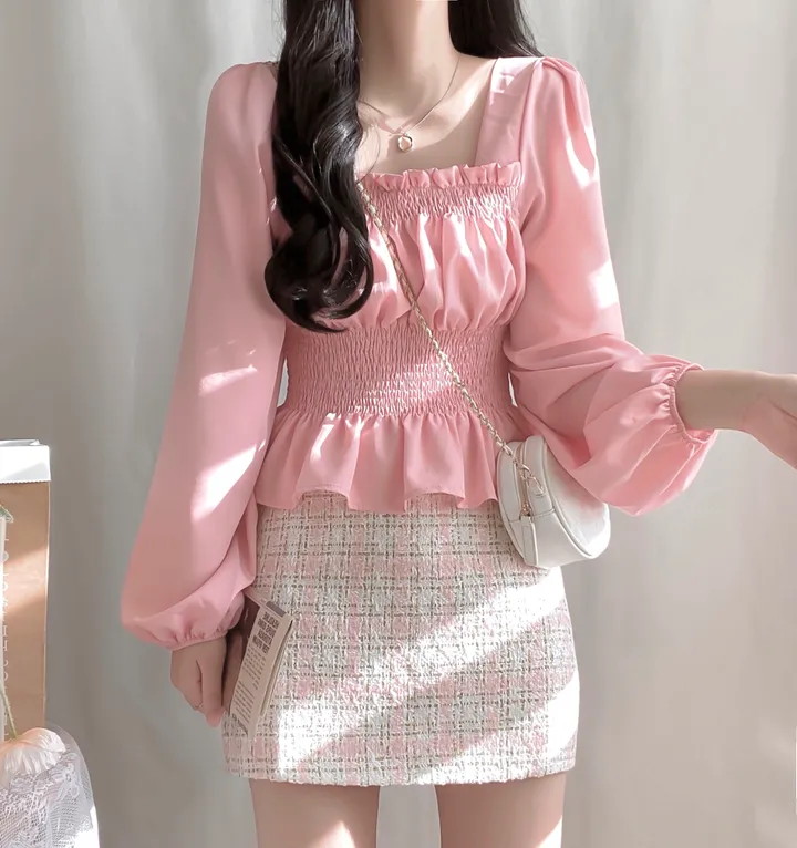 [체형보정/살랑쉬폰] 샤인 스퀘어넥 프릴 셔링 스모크 밴딩 퍼프 블라우스 상세 이미지 36